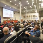 Πολιτική ομιλία Γιώργου Μαραγκού στη συνεδριακή αίθουσα του Επιμελητηρίου Κυκλάδων στη Σύρο